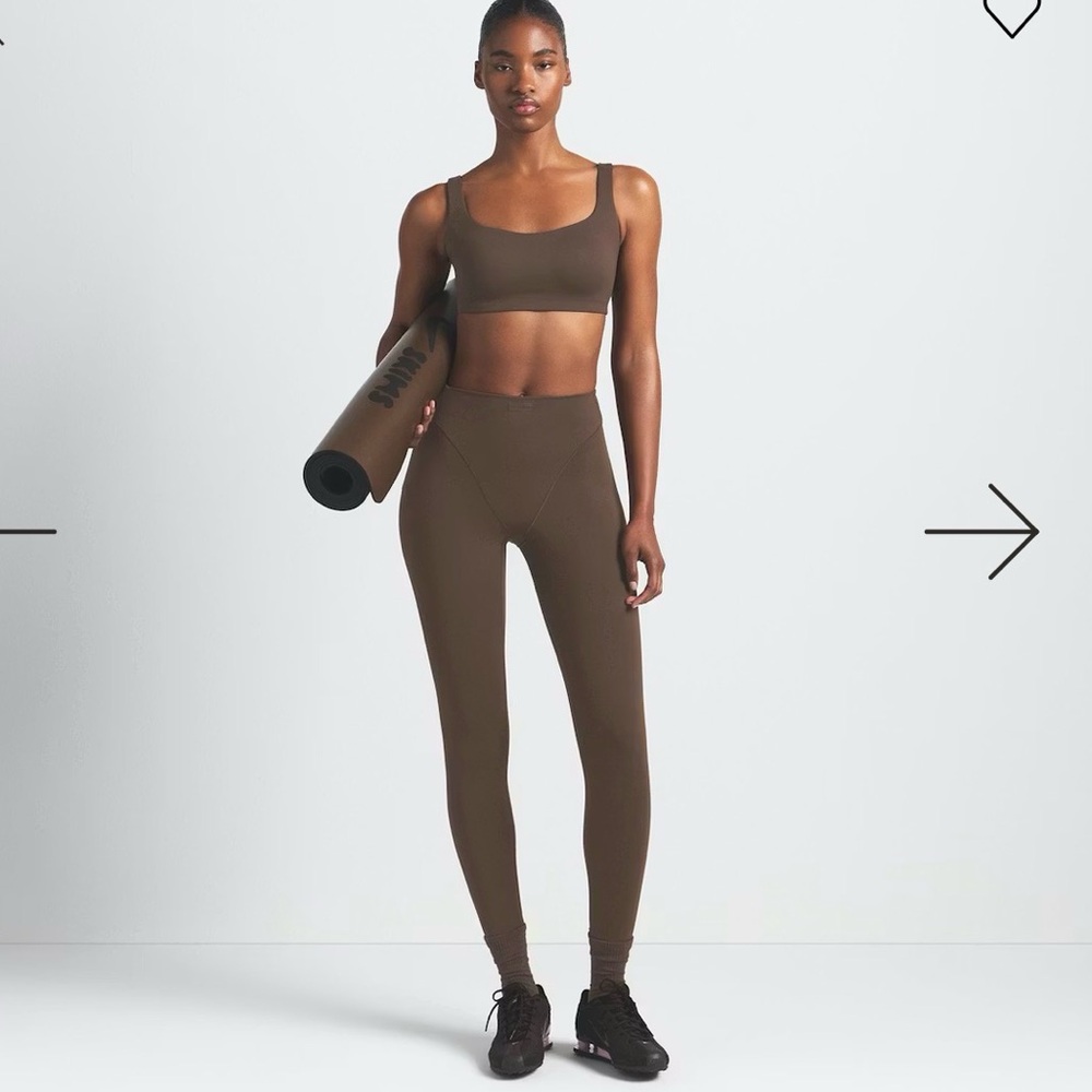 SKIMS matte v panel legging 26 inch